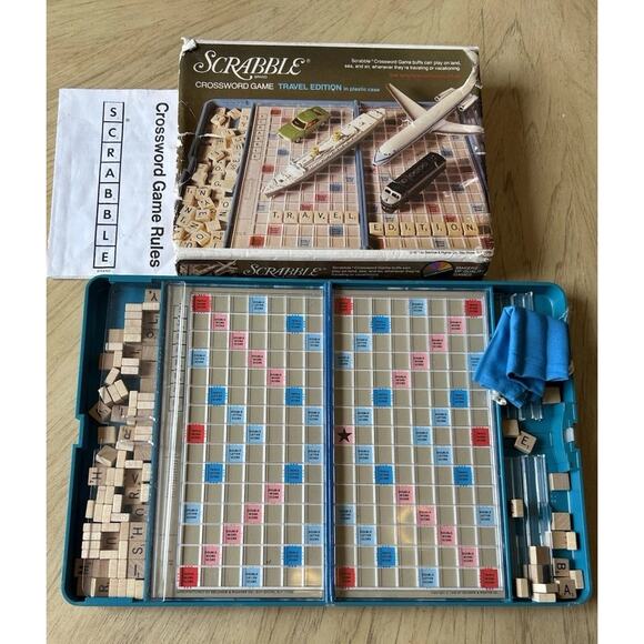 Vintage Scrabble Travel Edition 1977 Plastic Case Crossword Game Family Youth - Picture 1 of 13